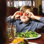 Kids_in_restaurant